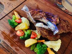 迷迭香烤羊脊排配时蔬-SISTERS BAR RESTAURANT川意酒馆(嘉善老市H楼店)