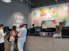 -百年港湾奥特莱斯(香炉礁店)