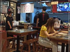 大堂-双燕楼·手工馄饨·汤面小吃(世纪汇店)