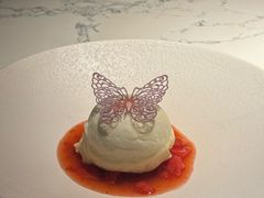 丹东草莓雪绵豆沙-奉天小馆·非遗东北菜(济南万象城店)