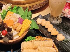 -湊湊火锅·茶憩(打浦桥日月光店)