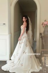 点击看大图 -GODDESS WHITE婚纱礼服(鹏城动力大厦店)