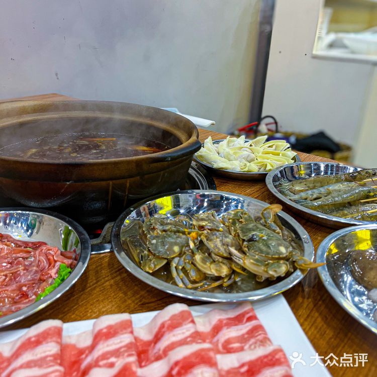 瓦小灶老火锅|一家海鲜吃到嘴里还在弹的炭火火锅店