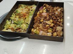 -老东镇啤酒屋海鲜加工·蒸汽海鲜·海鲜烧烤(台东店)