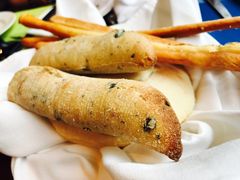 -香格里拉鱼跃地中海西餐厅·牛排披萨