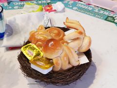 餐前面包-水桶王国主题餐厅·聚会·生日派对·亲子活动·家庭套餐(亚龙湾希尔顿店)