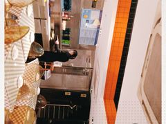 -新大咀港式茶餐厅(宝山万达店)