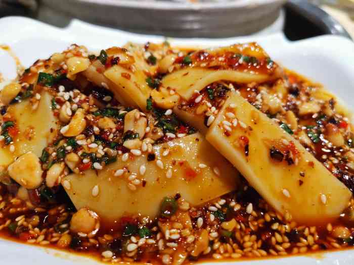 宽板凳干锅(悦汇广场店)-"想了想就凭你们店里的美女们,全给满分了.