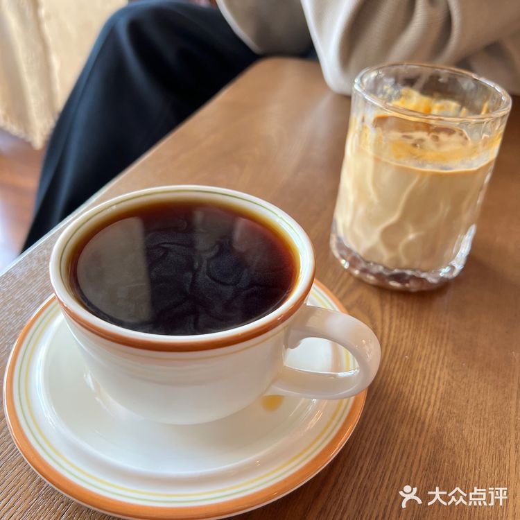 沉静海边复古咖啡店打卡威尔德美式咖啡酒屋