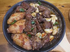 烤梅肉烤鸡翅双拼-老东镇啤酒屋海鲜加工·蒸汽海鲜·海鲜烧烤(台东店)