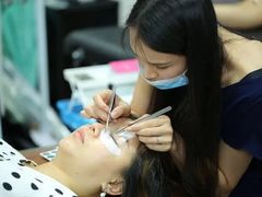 -粤港芭莎美容美发化妆学校