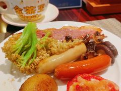-广州万富希尔顿酒店·感趣自助餐厅·金秋蟹宴生蚝海鲜刺身
