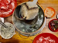 -洞庭洲·防空洞火锅·烧烤·铜锅涮肉(新百广场店)