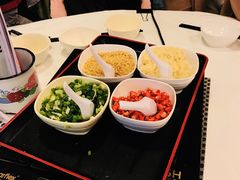-鲜入围煮花胶鸡海鲜火锅