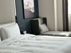 -南京鼓楼湖南路玄武湖亚朵酒店