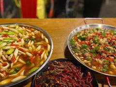 -邱金小炒·30 年盐帮江湖菜(自贡店)