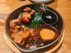个旧烤猪蹄-云海肴·汽锅鸡·云南菜(天山百盛优客店)