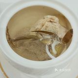 「山海味•中餐厅」地址挺好找的，在阶梯上面