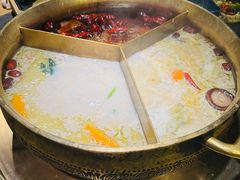 -湊湊火锅·茶憩(南京东路悦荟店)