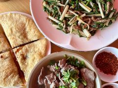 -大众跷脚牛肉馆·非遗传承单位(峨眉山店)