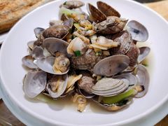 姜蒜炒花蛤-四合院海鲜小厨(旱西关店)
