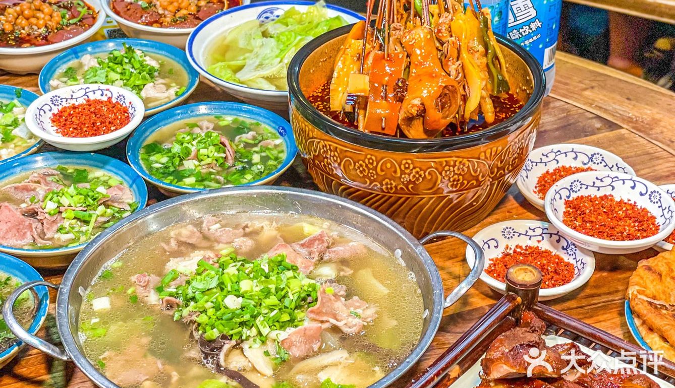 乐山美食｜人均40🔥开了30年的翘脚牛肉