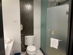 -昆明朗威酒店(昆明站火车站双桥夜市风情街店)