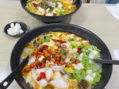 酸汤鱼米线-缘久缘米粉(新街口店)