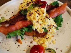 -HIGH FIVE哈福手工汉堡(桂林路店)