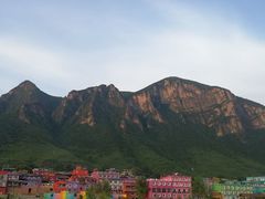 -百里峡七彩艺术小镇