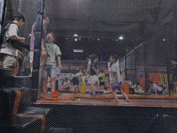 -飞吧潮玩运动蹦床游乐场