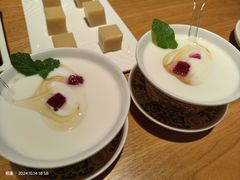 北京酸奶配蜂巢蜜-老北京炸酱面·烤鸭(前门店)