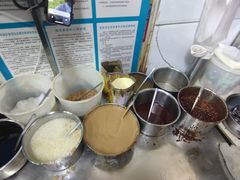 -曹宝林砂锅麻辣烫(星光路店)