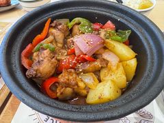 土豆烧鲜鸡-米国现煲煲仔饭(塔子湖店)