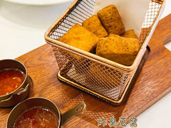 -醉辉皇上海之巅(上海中心大厦店)