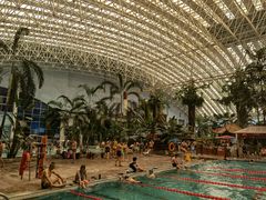 -龙脉温泉室内游泳馆