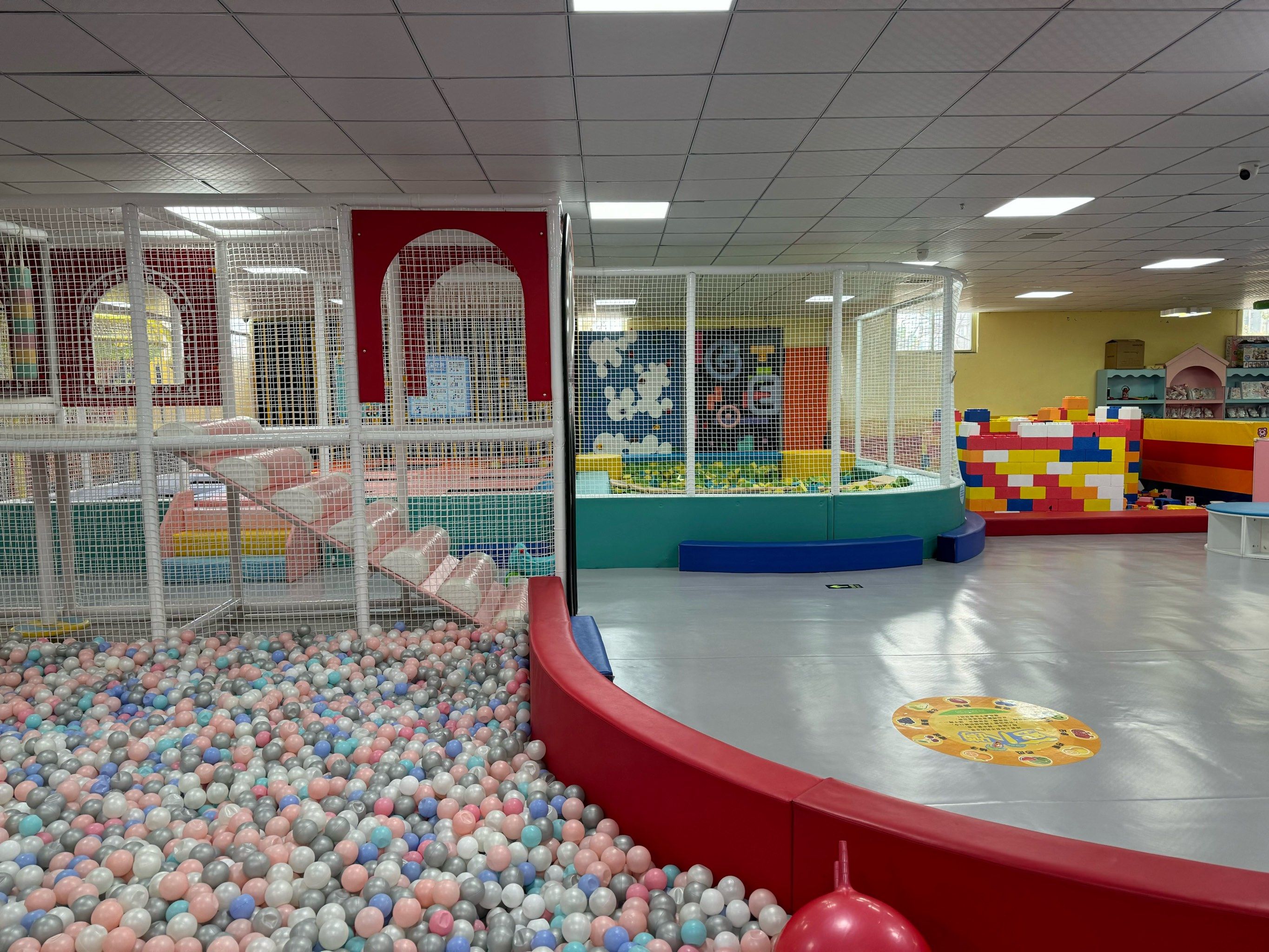 0元玩转这座城 设施非常的齐全,孩子玩