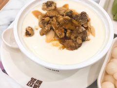 琥珀果仁双皮奶-满记甜品(湖滨店)