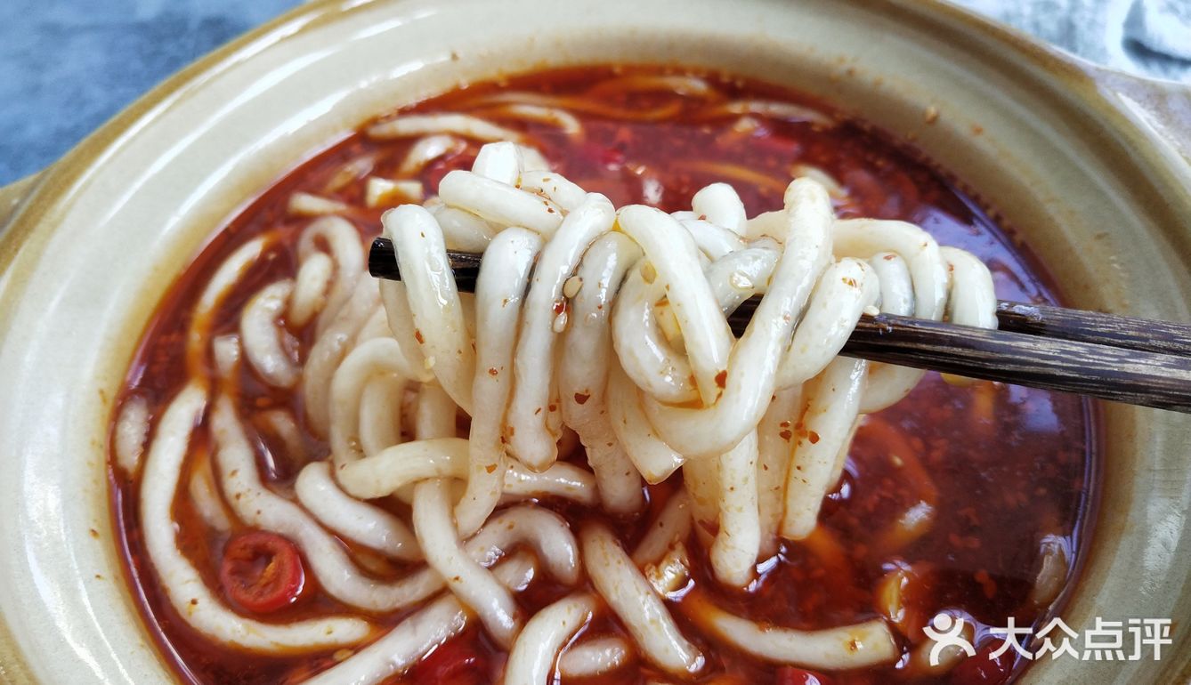 两块钱成本，在家就能做酸辣土豆粉，比买来的还好吃