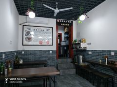 -花溪黄牛肉粉·金牌卤肉饭