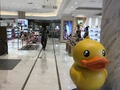 -资和信百货商场
