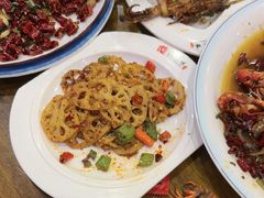 -范二妹独特烧烤夜宵城(宜宾总店)