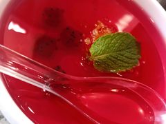 鲜火龙果冰粉-老佛爷铜炉蛙锅(海岸城店)