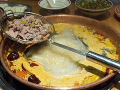 -洱火云南酸菜牛肉火锅(石景山当代商城店)