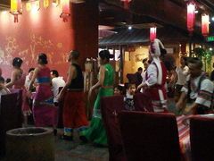 店堂内的歌舞-味道云南·云朵山歌(东方都会广场店)