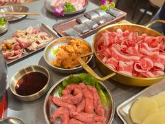 -围炉肉舍•炭烤活鳗•丹东海鲜烤肉(步行街店)