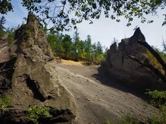 -峡谷浮石林景区