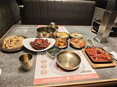 -草家酱蟹炭火烤肉店(珲春南路一店)