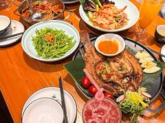-老滇山寨•云南特色菜•地方菜•民族风情歌舞表演(金碧店)