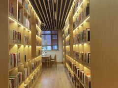 -漕河泾街道图书馆(漕河泾社区文化活动中心店)